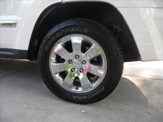 2009 Jeep Grand Cherokee SLT 25