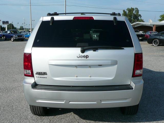 2010 Jeep Grand Cherokee LS