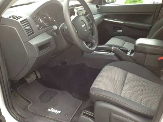 2010 Jeep Grand Cherokee LS