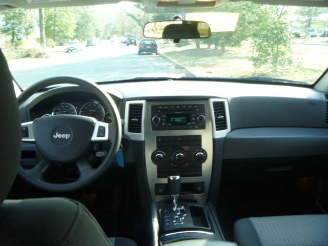 2010 Jeep Grand Cherokee LS