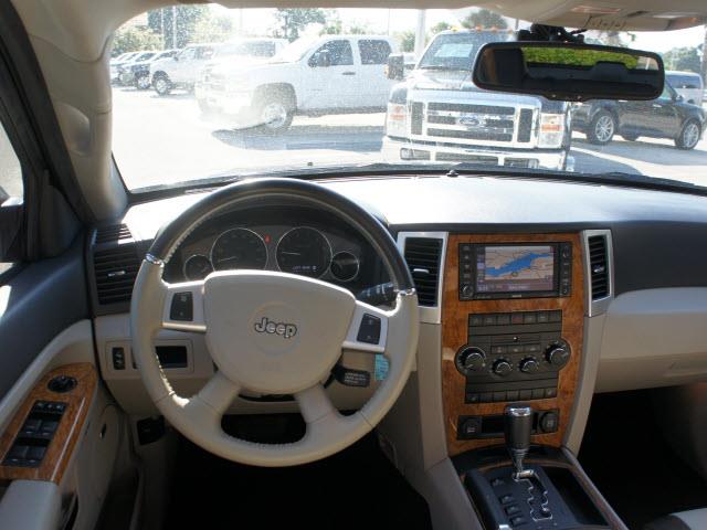 2010 Jeep Grand Cherokee SLT 25