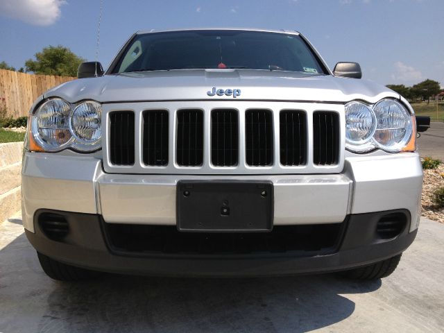 2010 Jeep Grand Cherokee Sedan 4dr