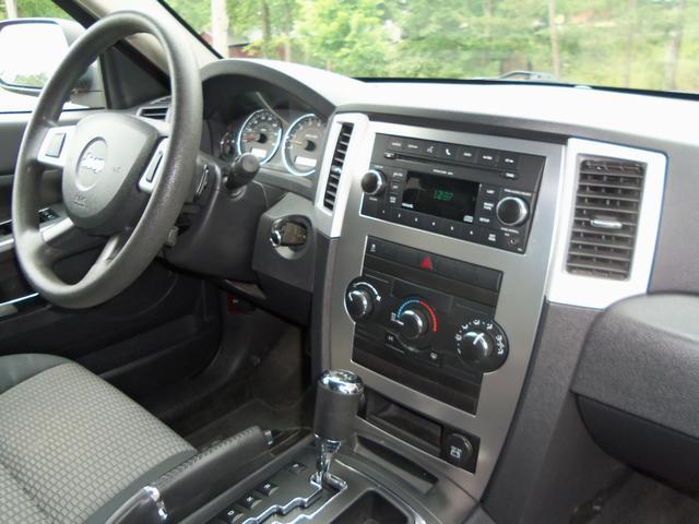 2010 Jeep Grand Cherokee LS