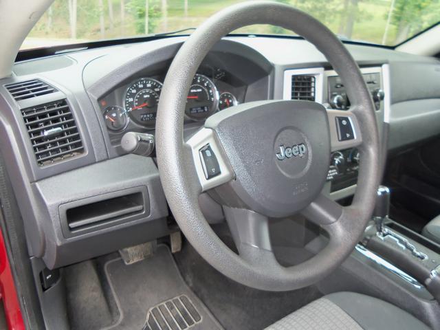 2010 Jeep Grand Cherokee LS