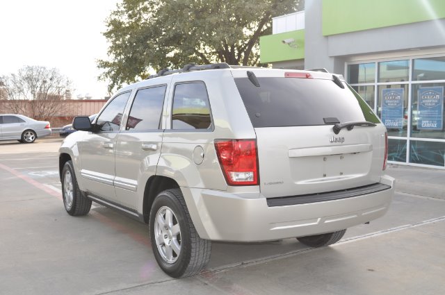 2010 Jeep Grand Cherokee Sedan 4dr