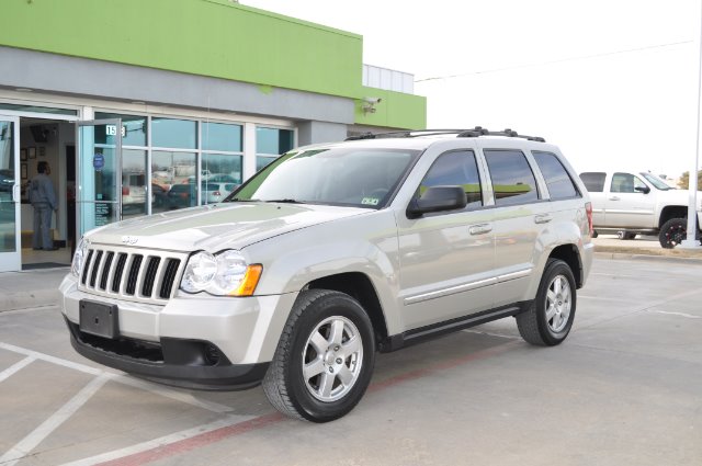 2010 Jeep Grand Cherokee Sedan 4dr