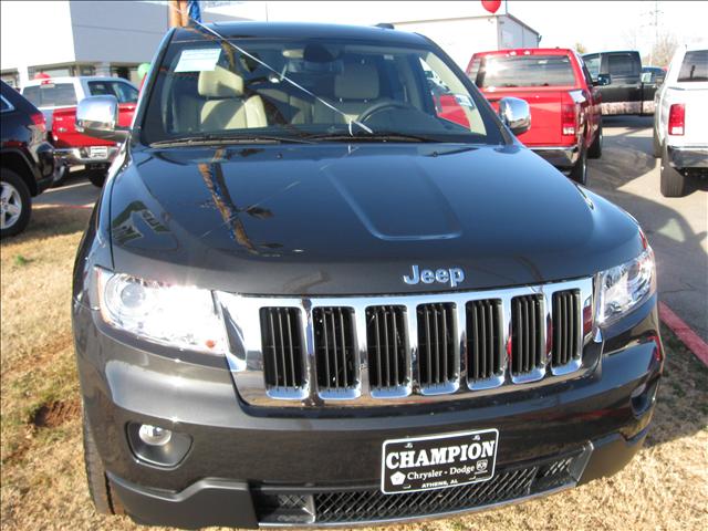 2011 Jeep Grand Cherokee SLT 25