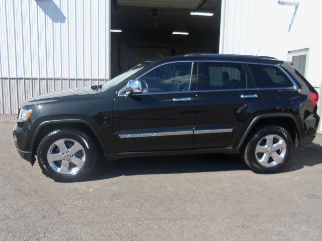 2011 Jeep Grand Cherokee Super