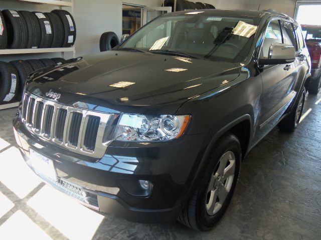 2011 Jeep Grand Cherokee Super