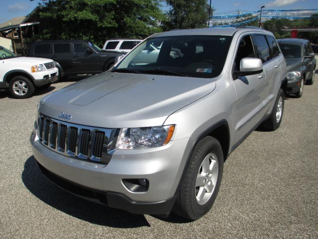 2011 Jeep Grand Cherokee 323i Sport Package