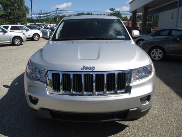 2011 Jeep Grand Cherokee 323i Sport Package