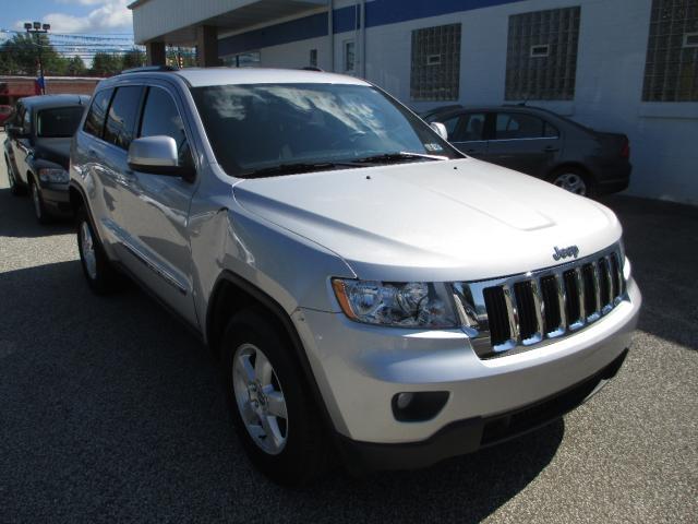 2011 Jeep Grand Cherokee 323i Sport Package