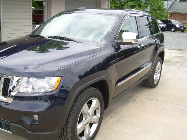 2011 Jeep Grand Cherokee Super