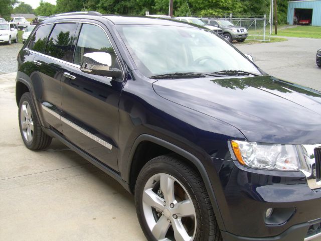 2011 Jeep Grand Cherokee Super