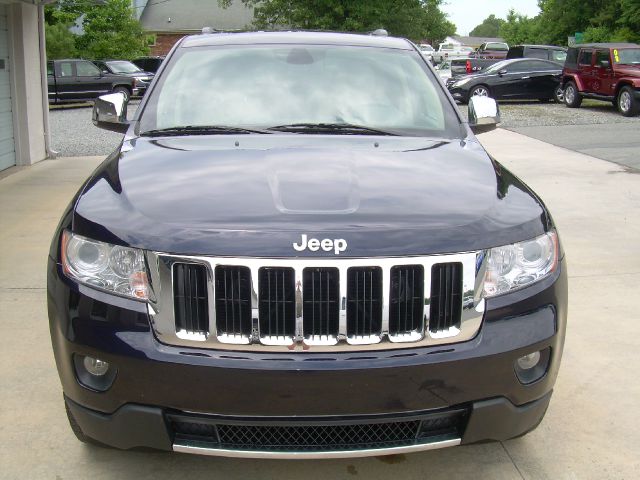 2011 Jeep Grand Cherokee Super