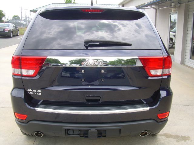 2011 Jeep Grand Cherokee Super