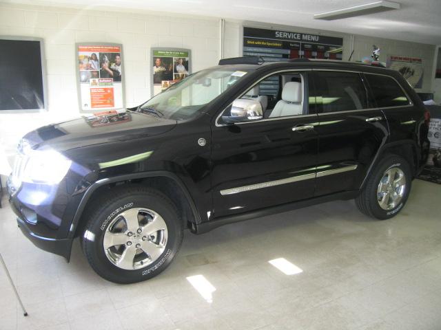 2011 Jeep Grand Cherokee SLT 25