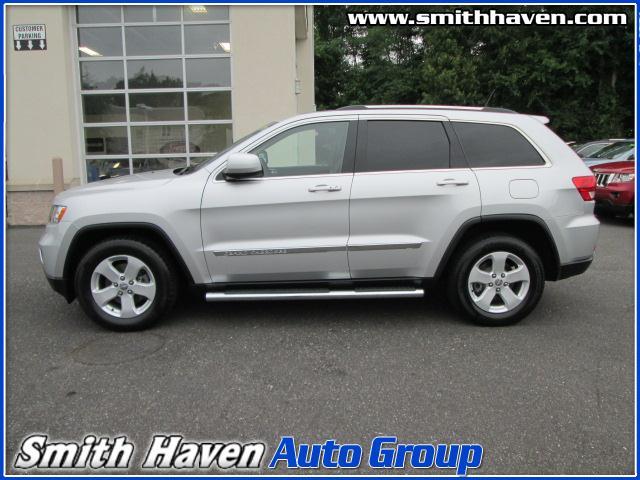 2011 Jeep Grand Cherokee 323i Sport Package