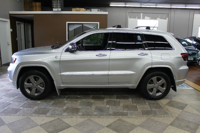 2011 Jeep Grand Cherokee LS Flex Fuel 4x4 This Is One Of Our Best Bargains