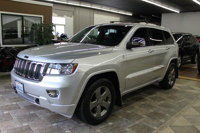 2011 Jeep Grand Cherokee LS Flex Fuel 4x4 This Is One Of Our Best Bargains