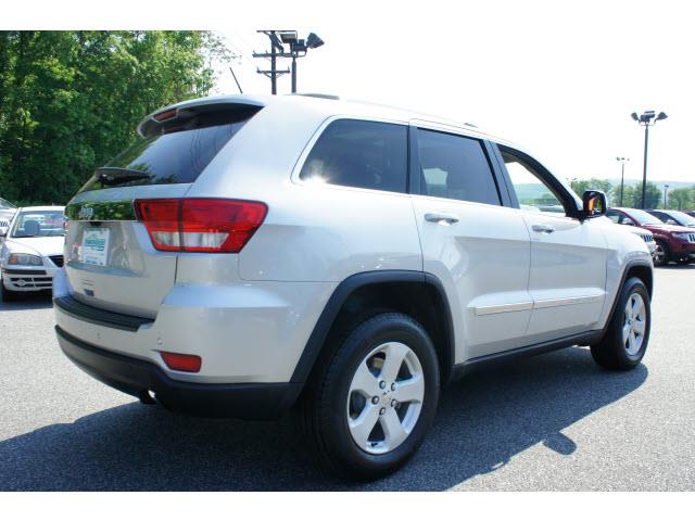 2011 Jeep Grand Cherokee LS