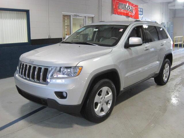 2011 Jeep Grand Cherokee 323i Sport Package