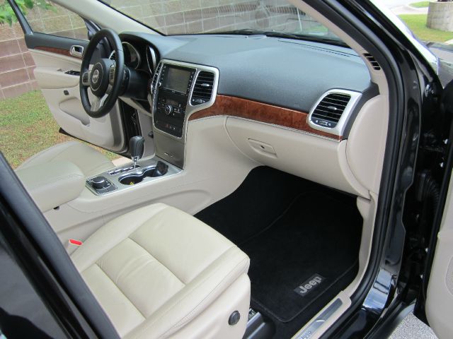 2012 Jeep Grand Cherokee Super