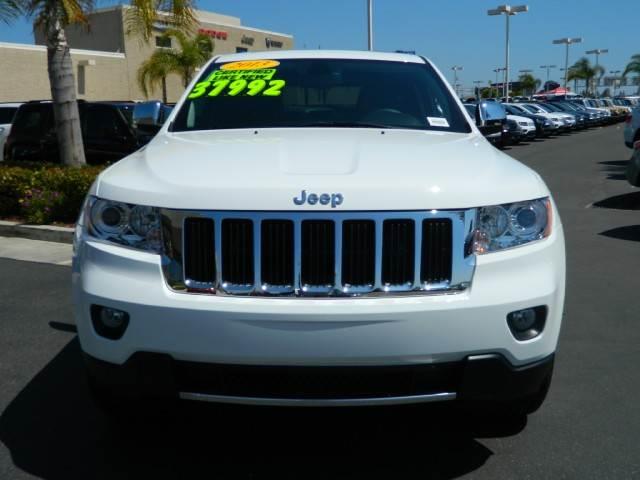 2013 Jeep Grand Cherokee Yaris Sedan