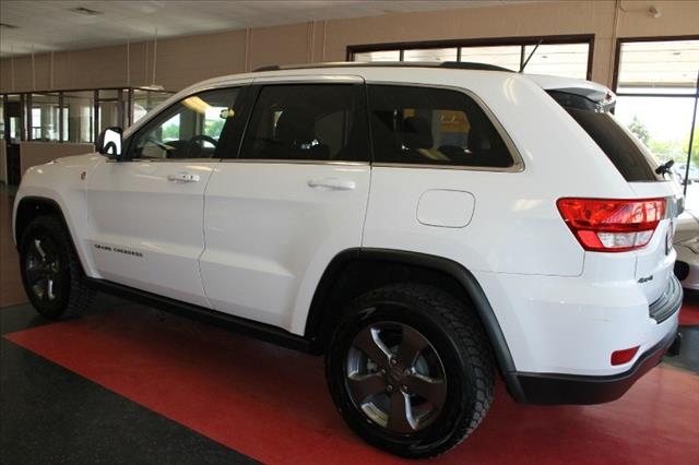 2013 Jeep Grand Cherokee 4X4 Sunroof, Leather