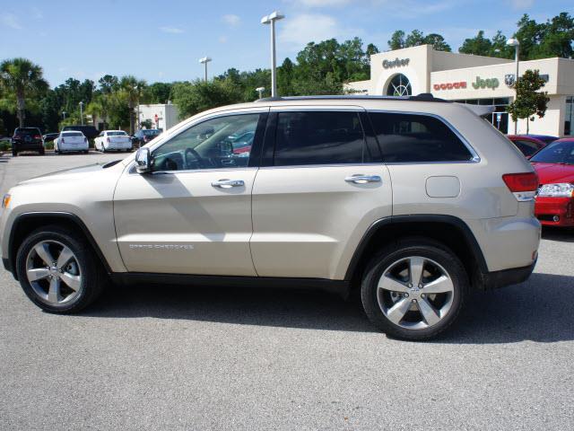 2014 Jeep Grand Cherokee SLT 25