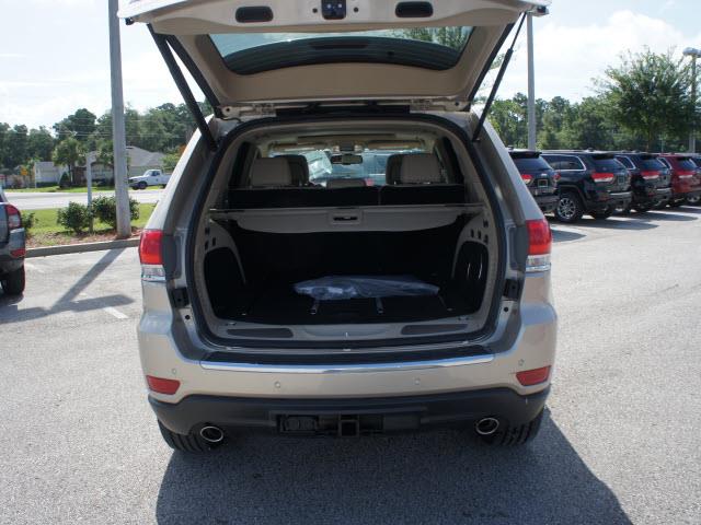 2014 Jeep Grand Cherokee SLT 25