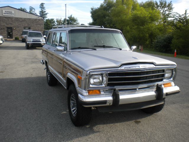 1988 Jeep Grand Wagoneer Ram 3500 Diesel 2-WD