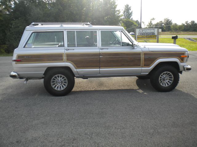 1988 Jeep Grand Wagoneer Ram 3500 Diesel 2-WD