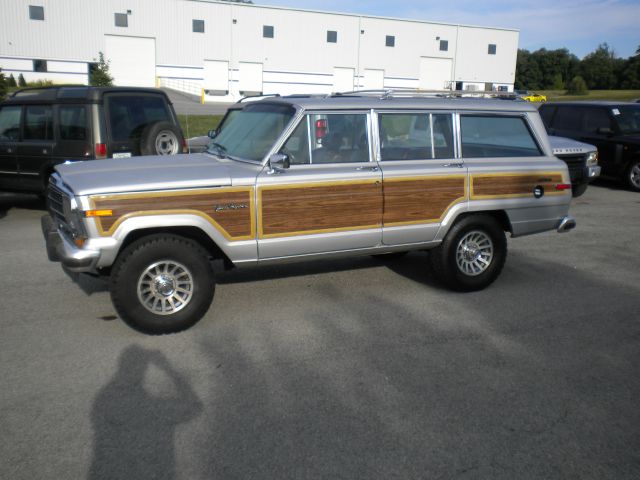 1988 Jeep Grand Wagoneer Ram 3500 Diesel 2-WD