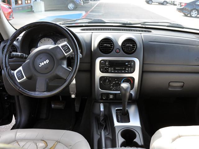 2002 Jeep Liberty SLT 25