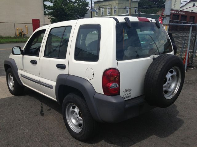 2002 Jeep Liberty LT. 4WD. Sunroof, Leather