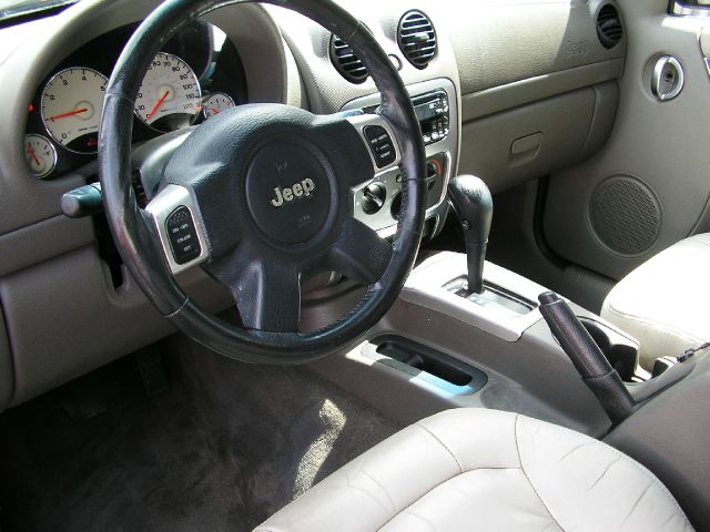 2003 Jeep Liberty SLT 25