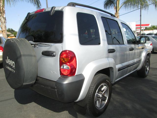 2004 Jeep Liberty 4-door 2WD