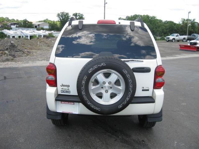 2004 Jeep Liberty Standard Manual