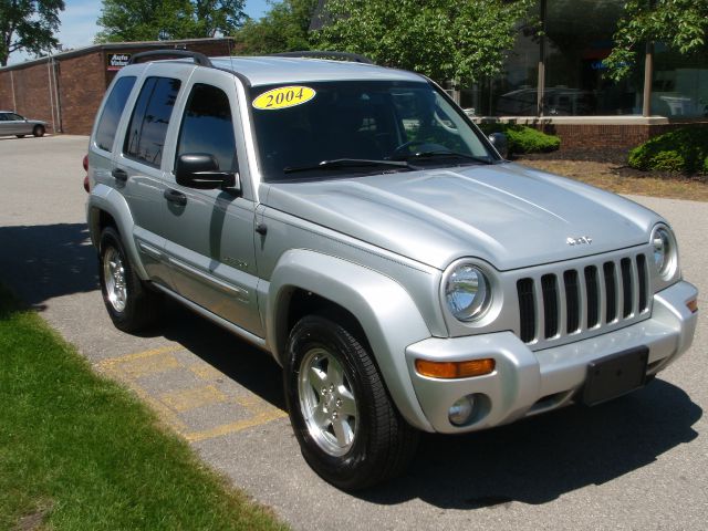 2004 Jeep Liberty Super