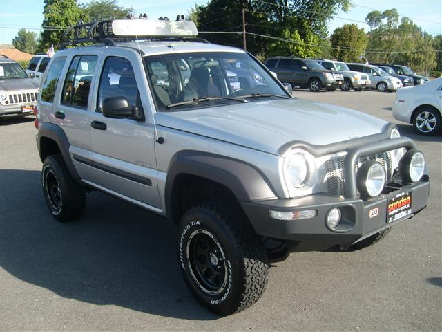 2004 Jeep Liberty 2 Dr SC2 Coupe