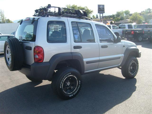 2004 Jeep Liberty 2 Dr SC2 Coupe