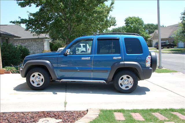 2004 Jeep Liberty Unknown