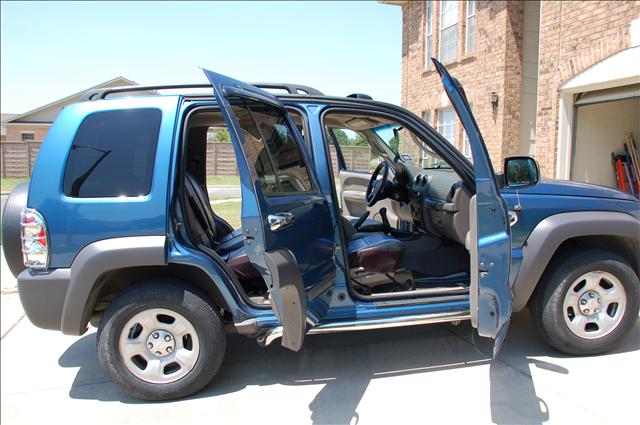 2004 Jeep Liberty Unknown