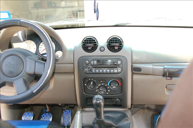 2004 Jeep Liberty Unknown