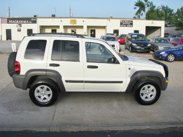 2004 Jeep Liberty Extended Cab V8 LT W/1lt