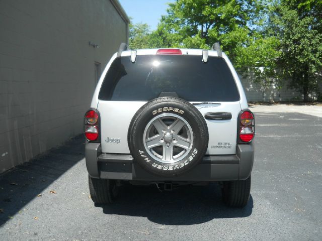 2005 Jeep Liberty Lariat Crew Cab 2WD Super Duty