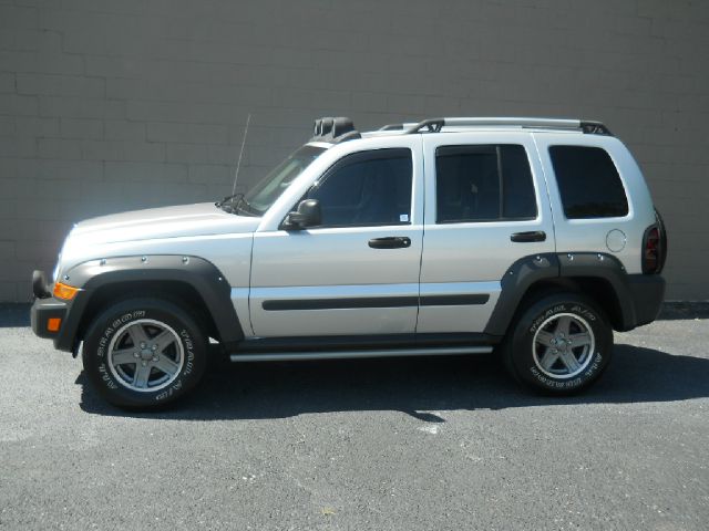 2005 Jeep Liberty Lariat Crew Cab 2WD Super Duty