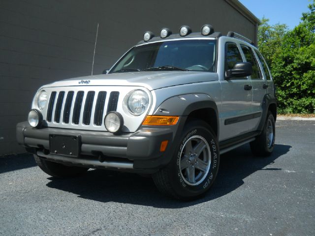 2005 Jeep Liberty Lariat Crew Cab 2WD Super Duty