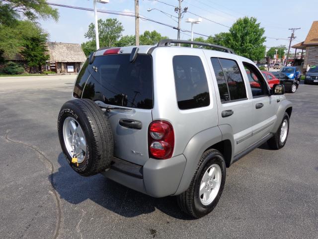 2005 Jeep Liberty Unknown